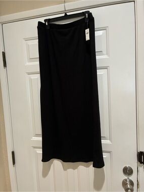 Old Navy Black Long ribbed Straight Skirt -